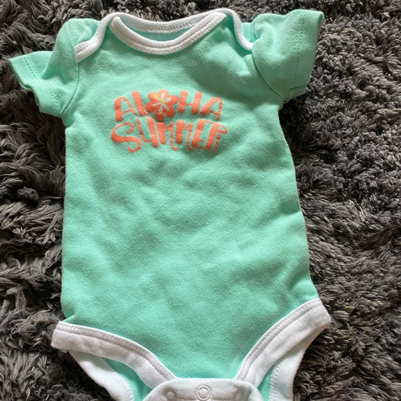 3 BABY ONESIES - Picture 4 of 5